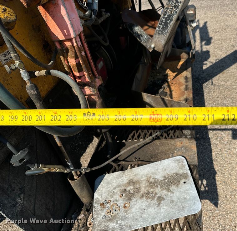 image for item LF9883 1995 Ford F800 pothole patcher truck