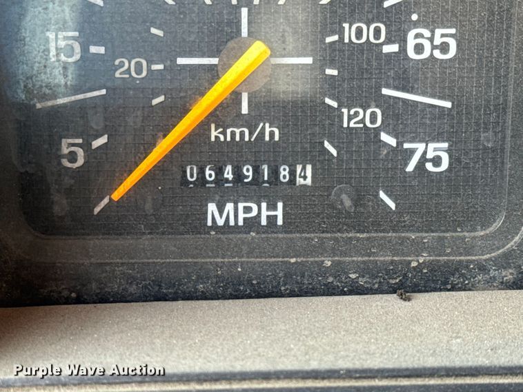 image for item LF9883 1995 Ford F800 pothole patcher truck