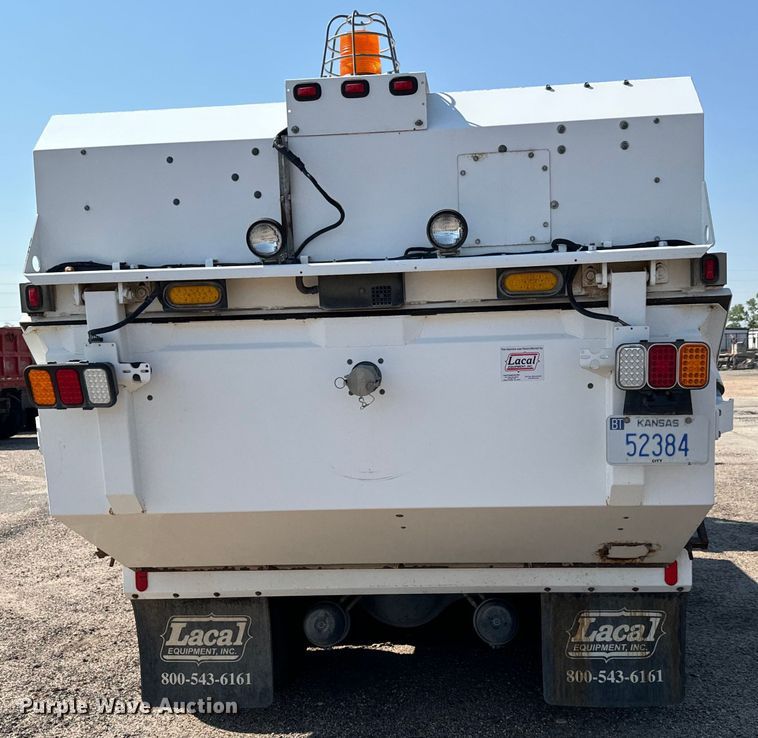 image for item LF9884 2000 Freightliner  FC70 street sweeper truck