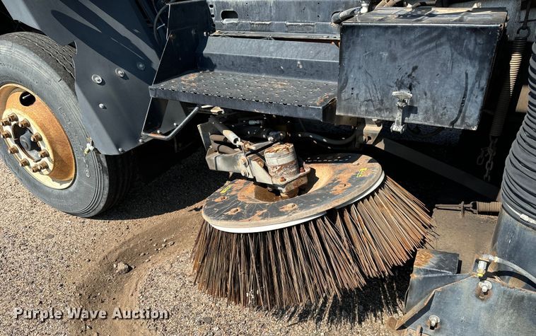 image for item LF9884 2000 Freightliner  FC70 street sweeper truck