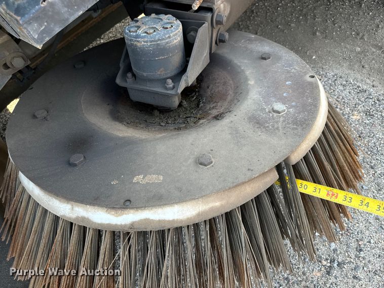 image for item LF9884 2000 Freightliner  FC70 street sweeper truck