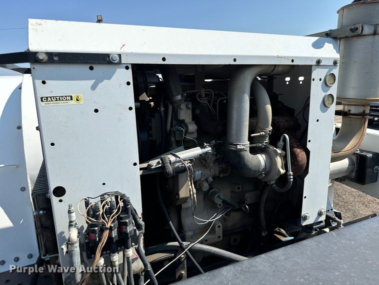 image for item LF9884 2000 Freightliner  FC70 street sweeper truck