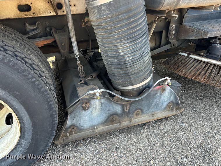 image for item LF9884 2000 Freightliner  FC70 street sweeper truck