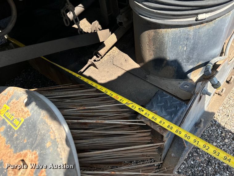 image for item LF9884 2000 Freightliner  FC70 street sweeper truck