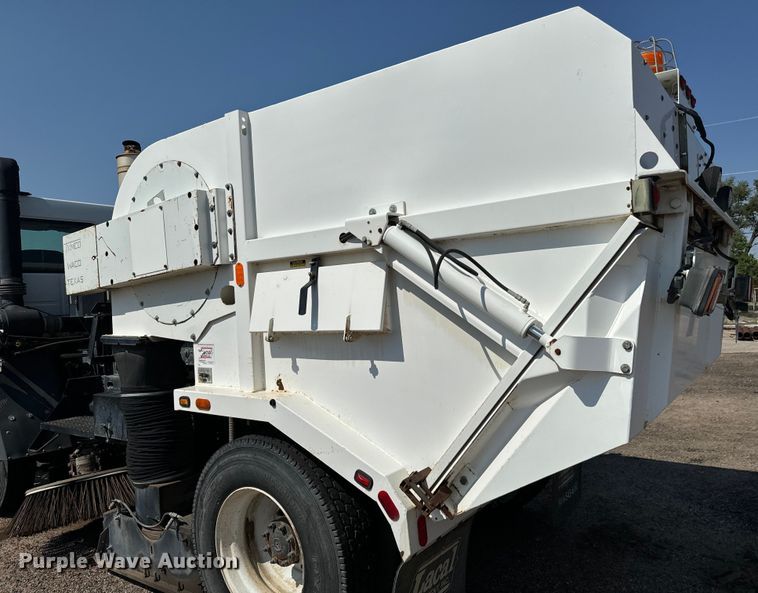 image for item LF9884 2000 Freightliner  FC70 street sweeper truck