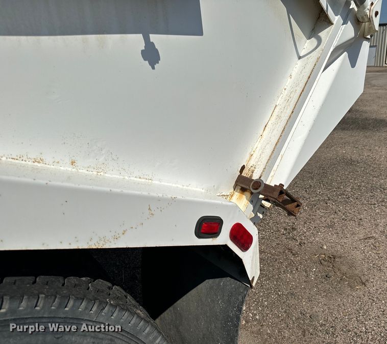 image for item LF9884 2000 Freightliner  FC70 street sweeper truck