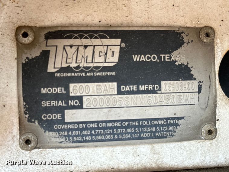 image for item LF9884 2000 Freightliner  FC70 street sweeper truck