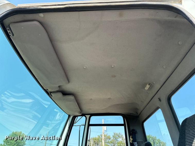 image for item LF9884 2000 Freightliner  FC70 street sweeper truck