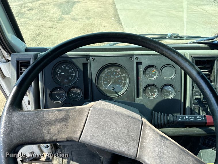 image for item LF9884 2000 Freightliner  FC70 street sweeper truck