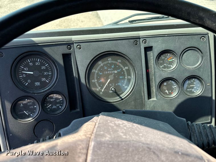 image for item LF9884 2000 Freightliner  FC70 street sweeper truck