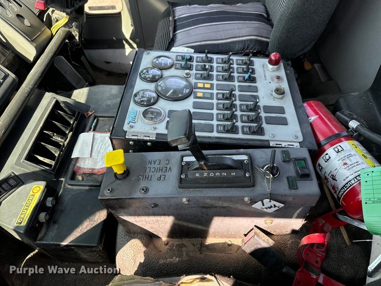 image for item LF9884 2000 Freightliner  FC70 street sweeper truck