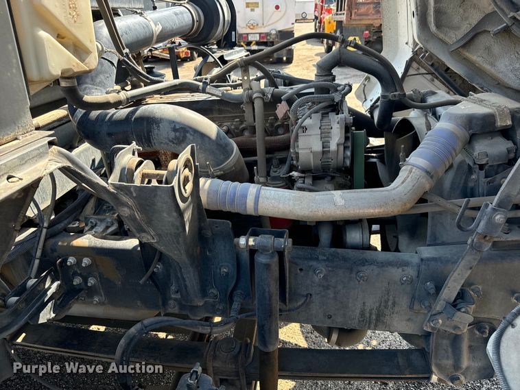 image for item LF9884 2000 Freightliner  FC70 street sweeper truck