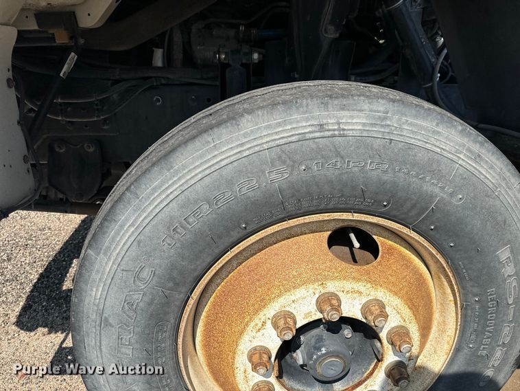 image for item LF9884 2000 Freightliner  FC70 street sweeper truck