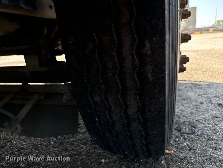 image for item LF9884 2000 Freightliner  FC70 street sweeper truck