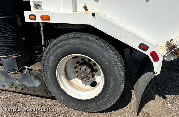 image for item LF9884 2000 Freightliner  FC70 street sweeper truck