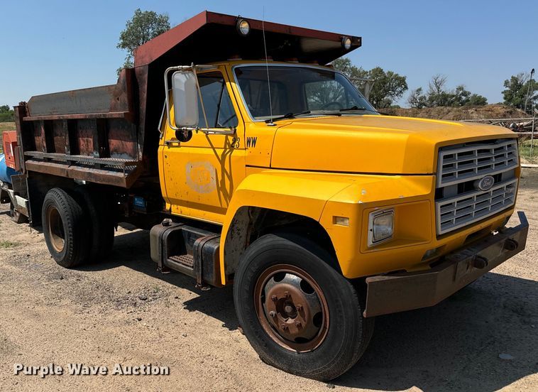 image for item LF9888 1984 Ford F600 dump truck