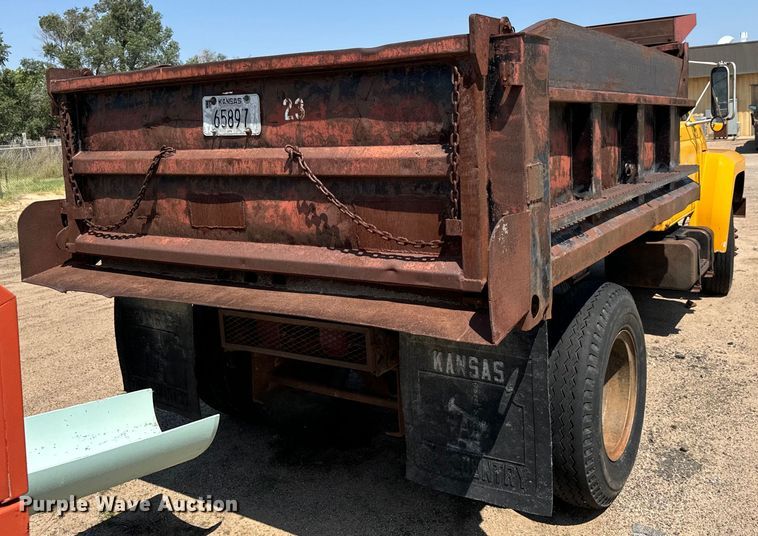 image for item LF9888 1984 Ford F600 dump truck