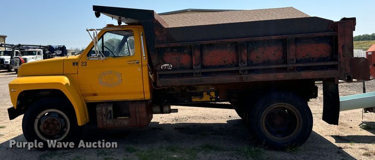 image for item LF9888 1984 Ford F600 dump truck
