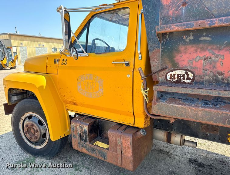 image for item LF9888 1984 Ford F600 dump truck