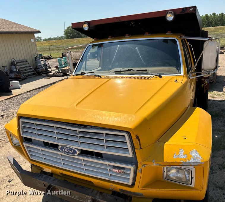 image for item LF9888 1984 Ford F600 dump truck