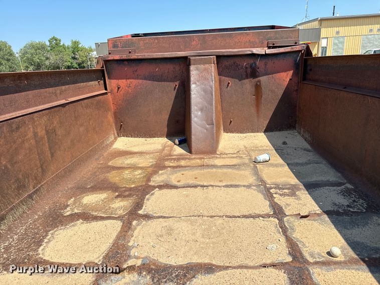 image for item LF9888 1984 Ford F600 dump truck