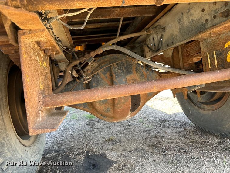 image for item LF9888 1984 Ford F600 dump truck