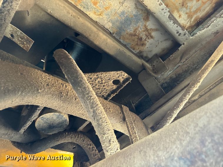 image for item LF9888 1984 Ford F600 dump truck