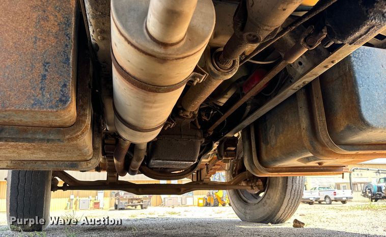 image for item LF9888 1984 Ford F600 dump truck