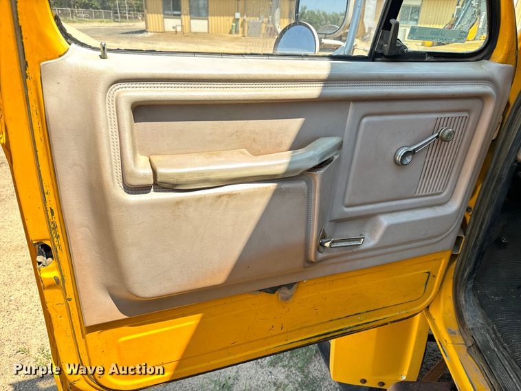 image for item LF9888 1984 Ford F600 dump truck