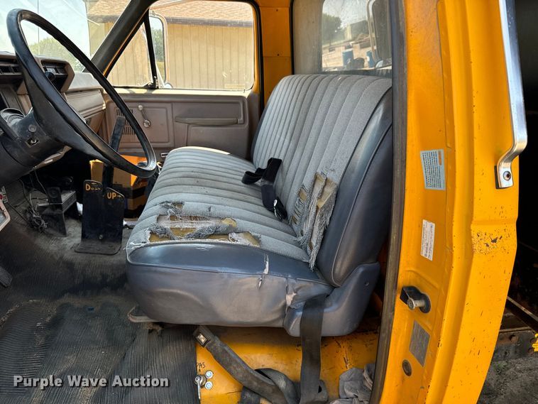 image for item LF9888 1984 Ford F600 dump truck