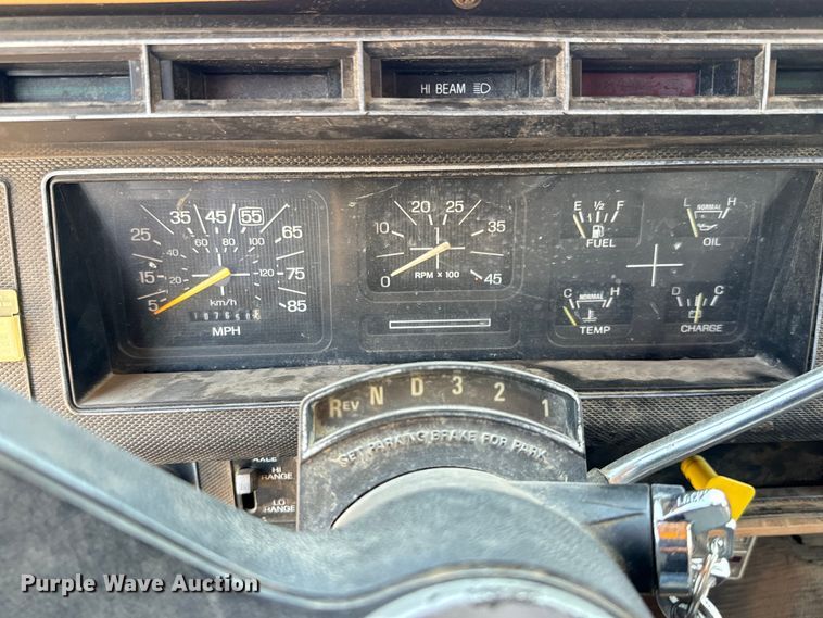 image for item LF9888 1984 Ford F600 dump truck