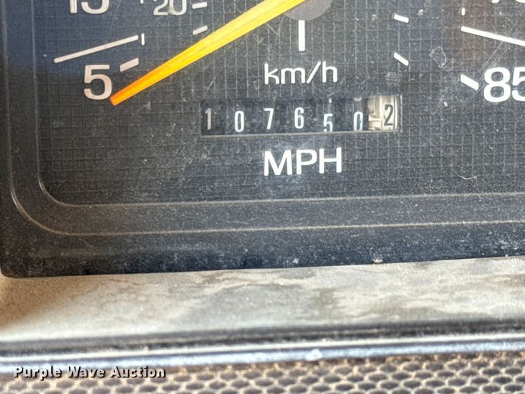 image for item LF9888 1984 Ford F600 dump truck