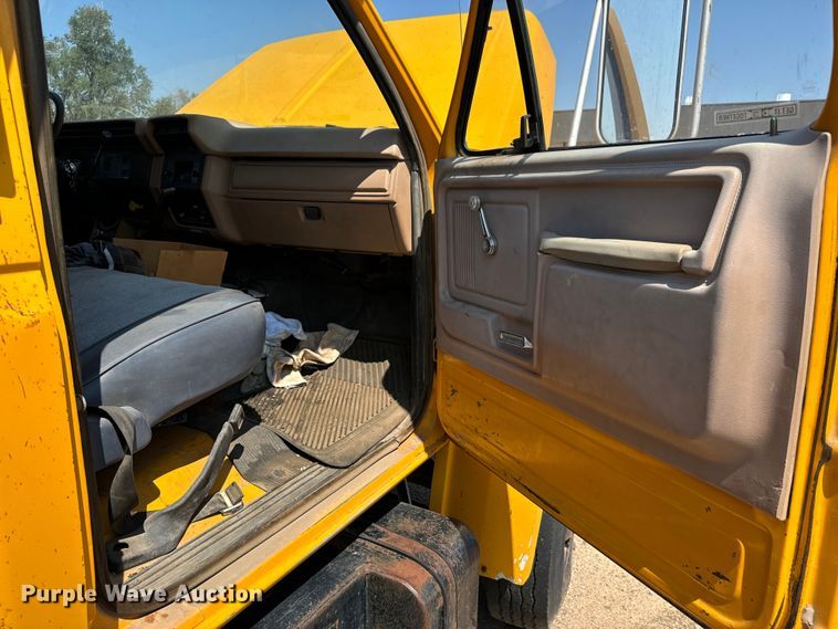 image for item LF9888 1984 Ford F600 dump truck