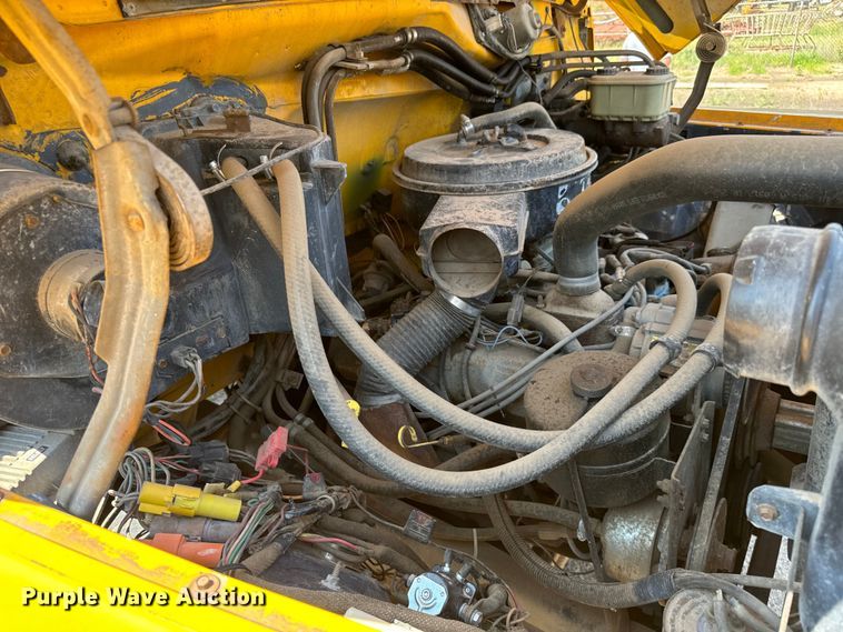 image for item LF9888 1984 Ford F600 dump truck