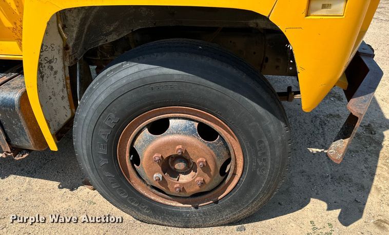image for item LF9888 1984 Ford F600 dump truck