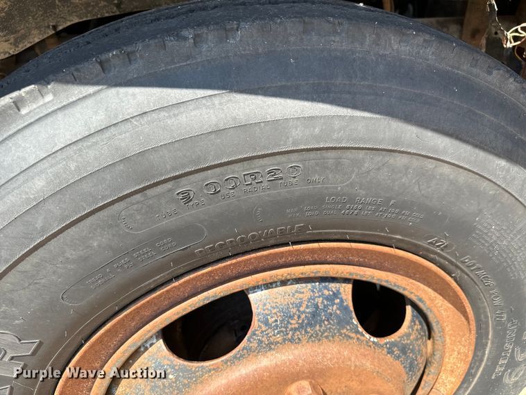 image for item LF9888 1984 Ford F600 dump truck