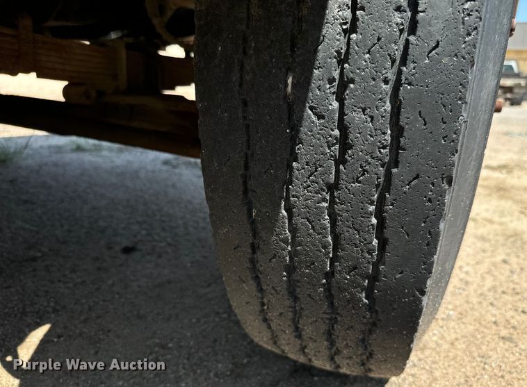 image for item LF9888 1984 Ford F600 dump truck