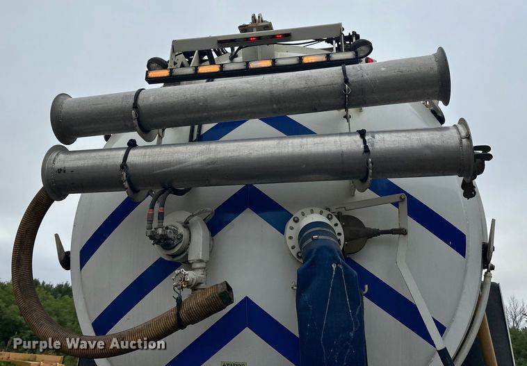 image for item LR9408 2008 Sterling  LT8500 sewer jetter truck