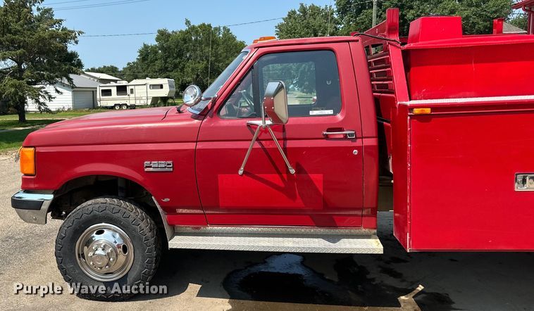image for item LR9412 1988 Ford  F350 utility bed pickup truck