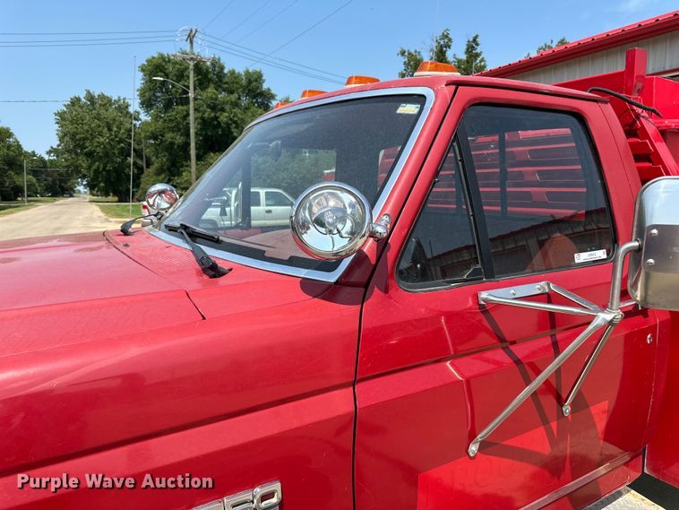 image for item LR9412 1988 Ford  F350 utility bed pickup truck