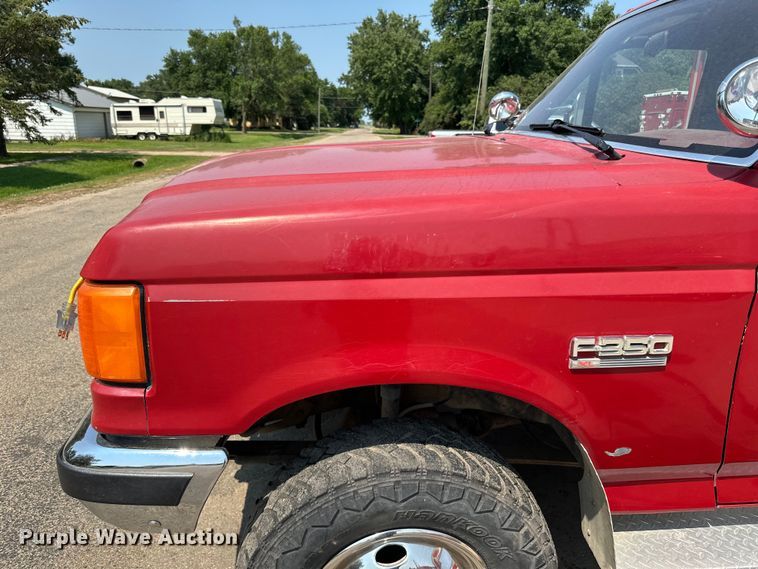 image for item LR9412 1988 Ford  F350 utility bed pickup truck