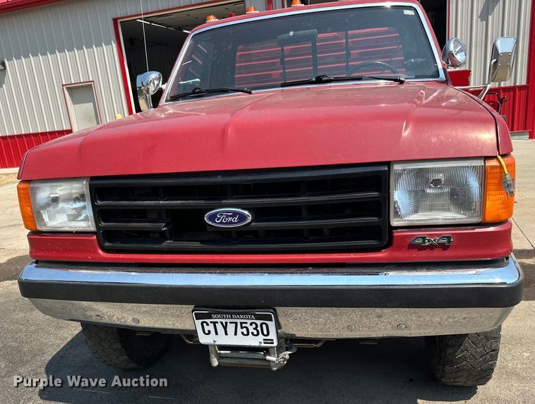 image for item LR9412 1988 Ford  F350 utility bed pickup truck
