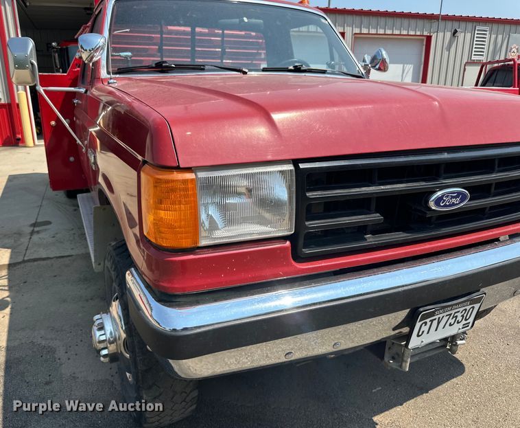 image for item LR9412 1988 Ford  F350 utility bed pickup truck