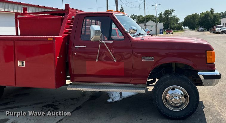 image for item LR9412 1988 Ford  F350 utility bed pickup truck