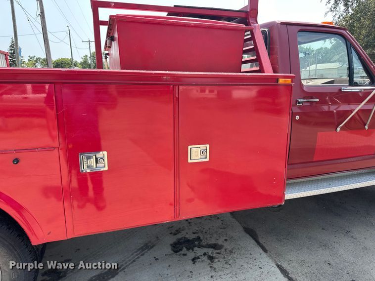 image for item LR9412 1988 Ford  F350 utility bed pickup truck