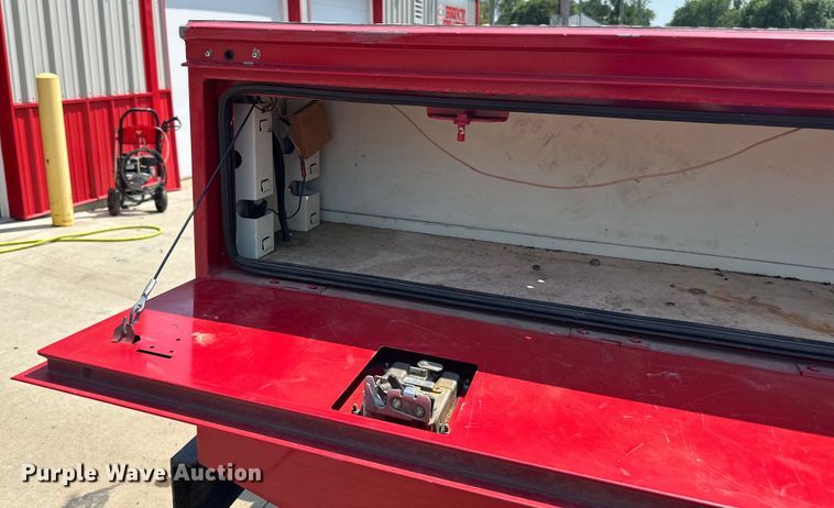 image for item LR9412 1988 Ford  F350 utility bed pickup truck