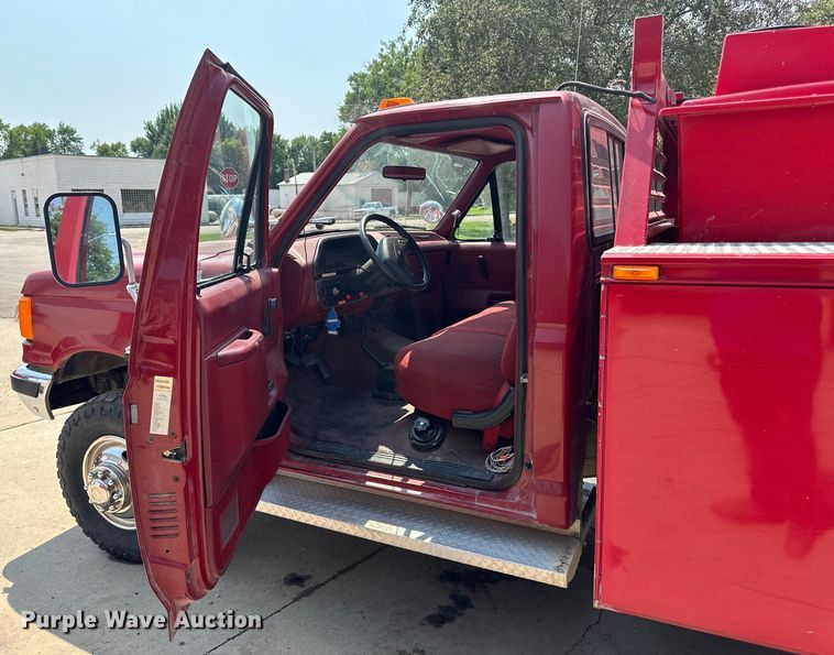 image for item LR9412 1988 Ford  F350 utility bed pickup truck