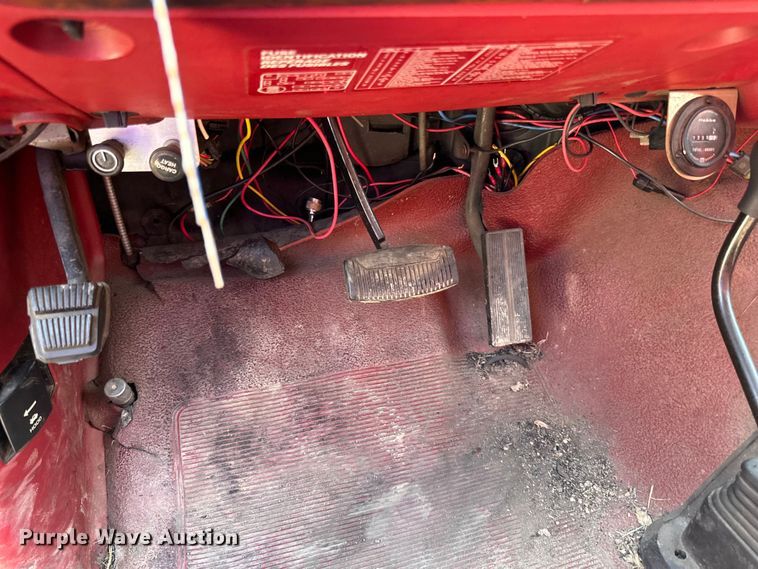 image for item LR9412 1988 Ford  F350 utility bed pickup truck