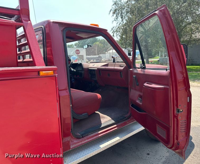 image for item LR9412 1988 Ford  F350 utility bed pickup truck