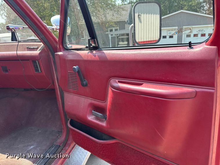 image for item LR9412 1988 Ford  F350 utility bed pickup truck